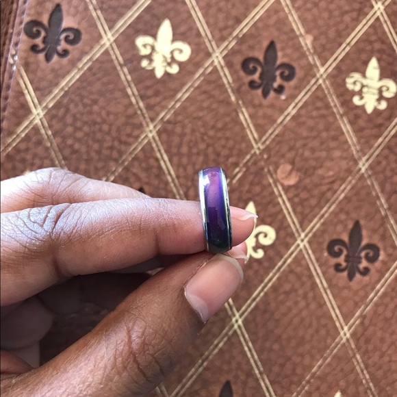 Color changing ring - Picture 2 of 2